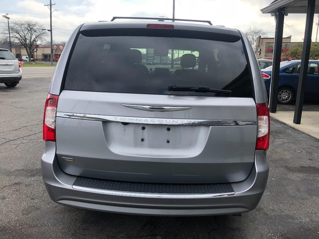 2014 Chrysler Town & Country Touring - Photo 6