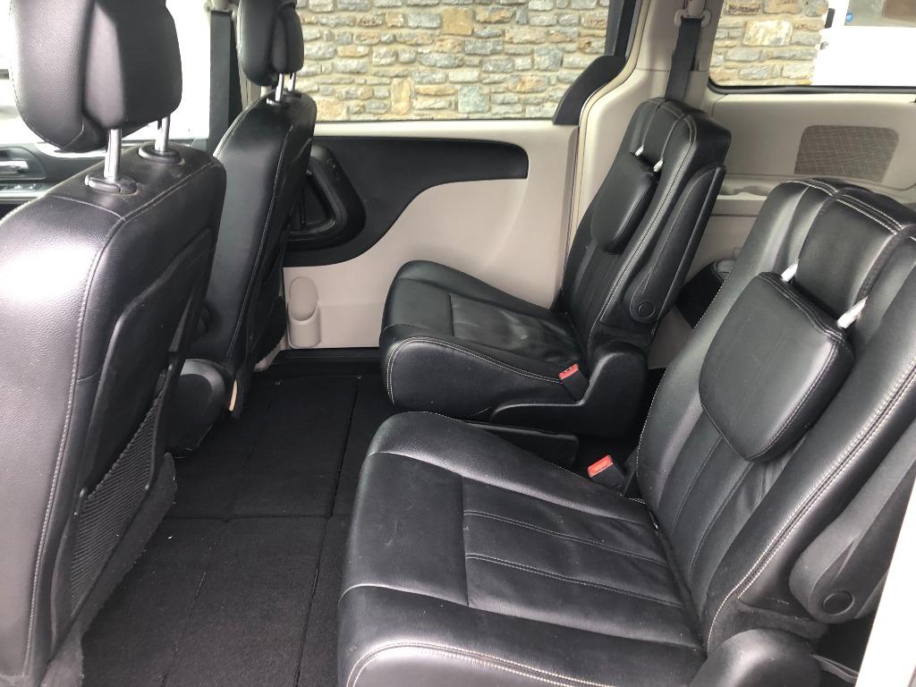 2014 Chrysler Town & Country Touring - Photo 20