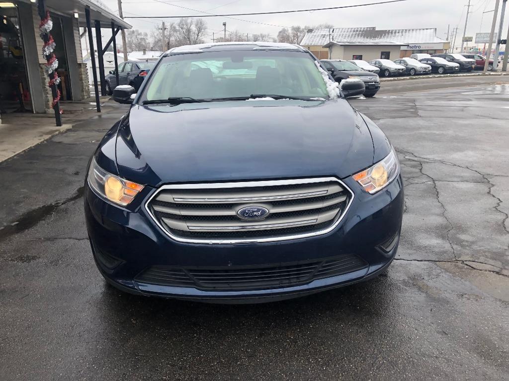 2017 Ford Taurus SE