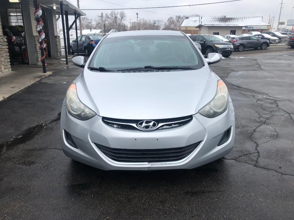 2013 Hyundai Elantra GLS's photo
